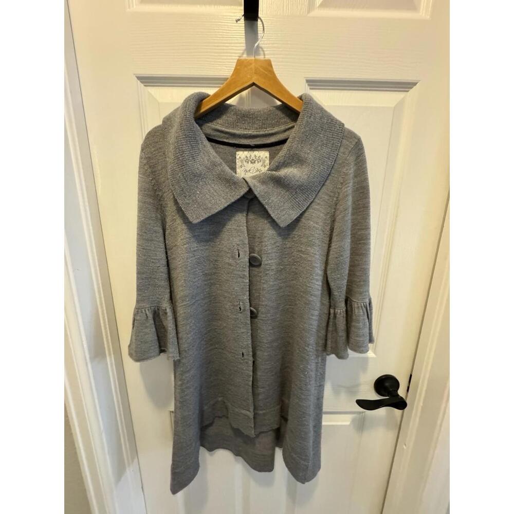 Nick & Mo Women's Grey Sweater Size Medium‎